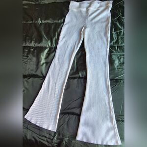 NWT Wild Fable ribbed flare knit strechy beige pants medium